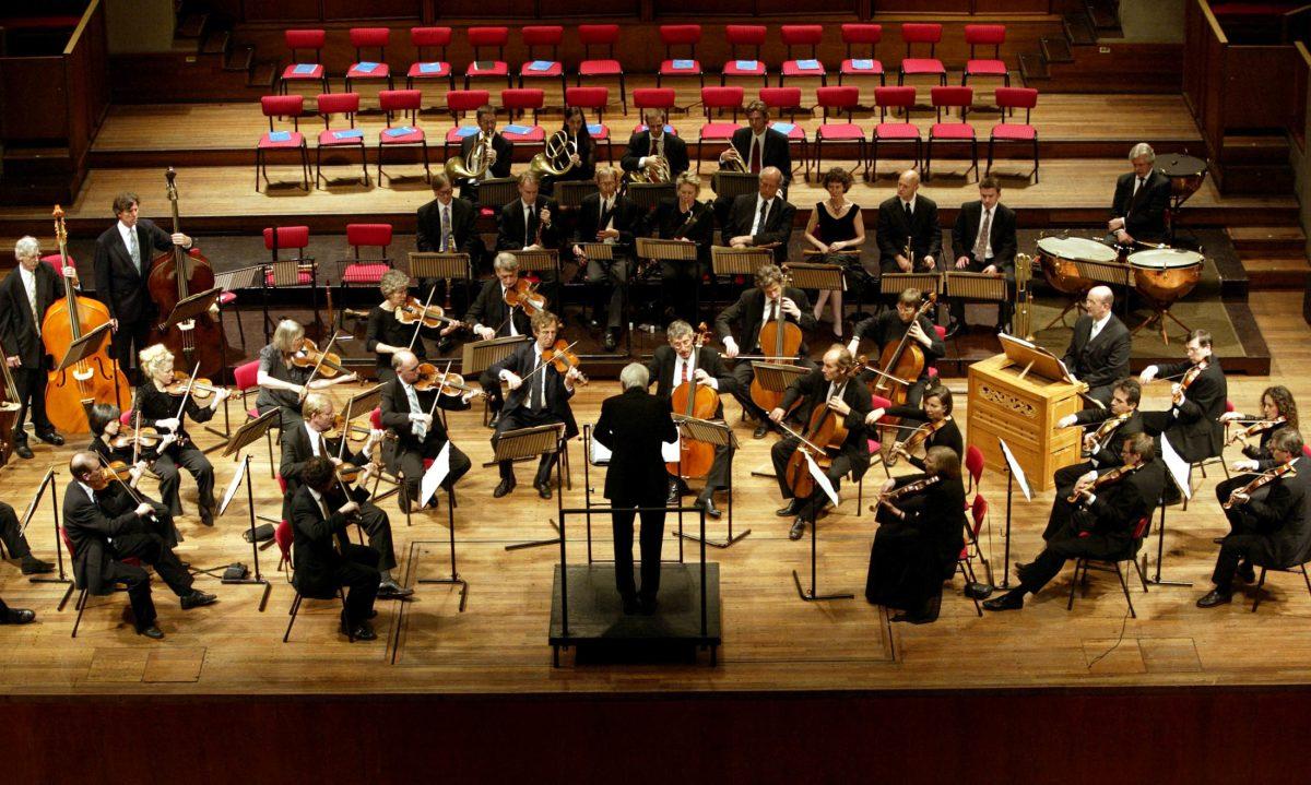 Utrecht. 21-05-2002. Achtiende Eeuwse Orkest olv dirigent Frans Brüggen in MC Vredenburg.

Foto: Vincent Boon ©


Orchestra of the Eighteenth Century, May 21 2002, Utrecht, The Netherlands.
Photo by : Vincent Boon  ©
vboon@planet.nl
+31651390766