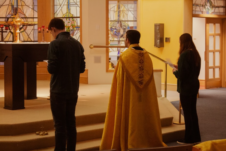 "Holy Hour" Offers Students Fulfilling Break from Stress