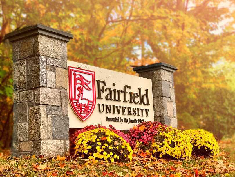 Fairfield sign on Barlow. Fall.