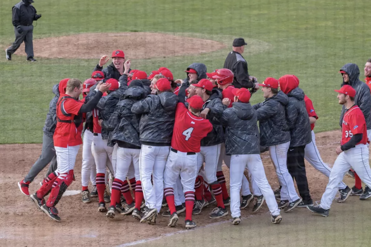 Collegiate Community: Students Should Turn Their Attention To Fairfield Athletics 