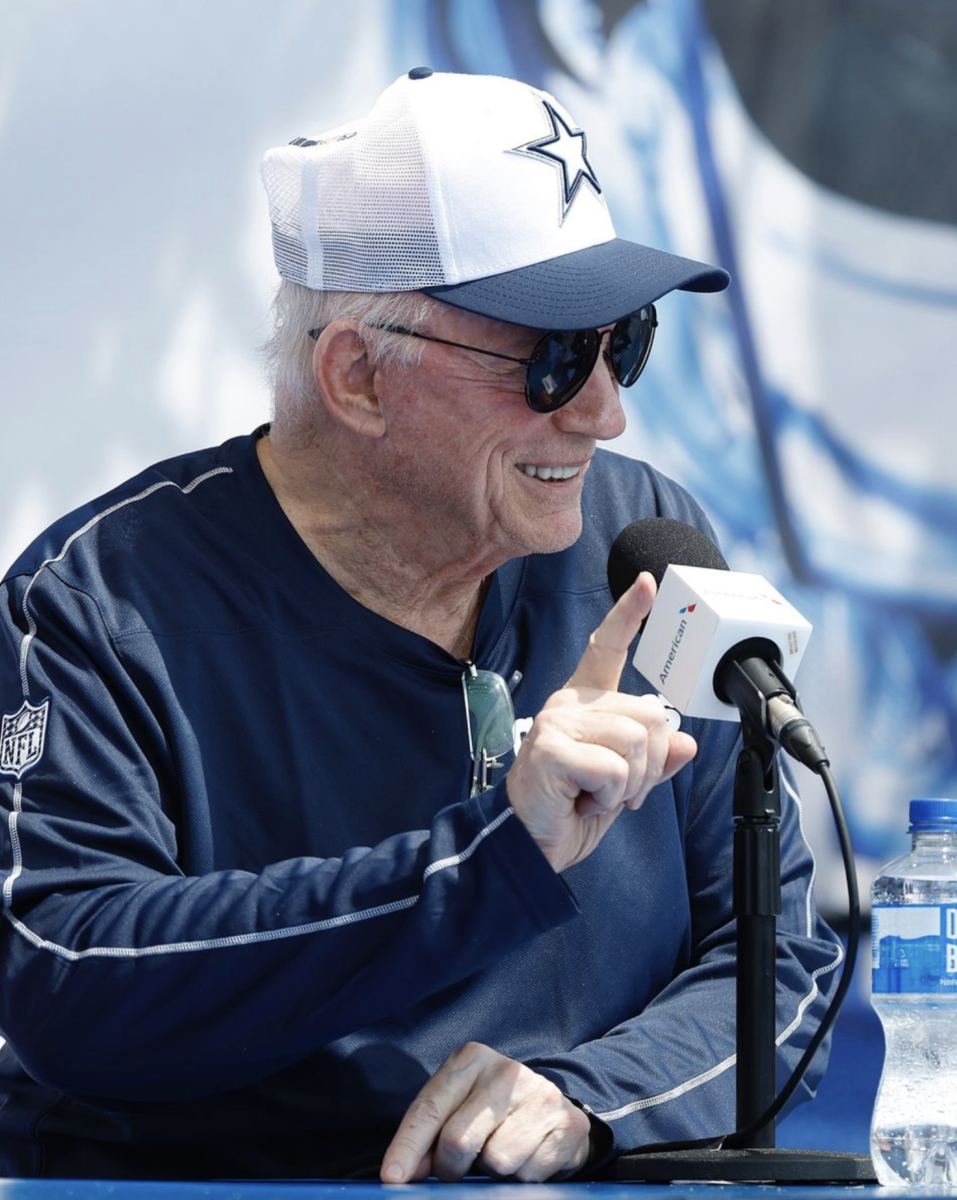 Opinion: Jerry Jones Needs to Fire Himself