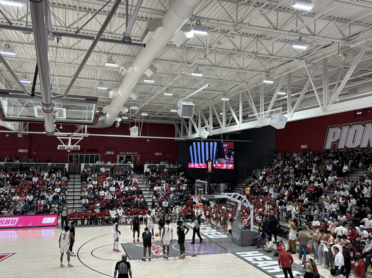 Stags Silence Pioneers in Thursday Night Clash