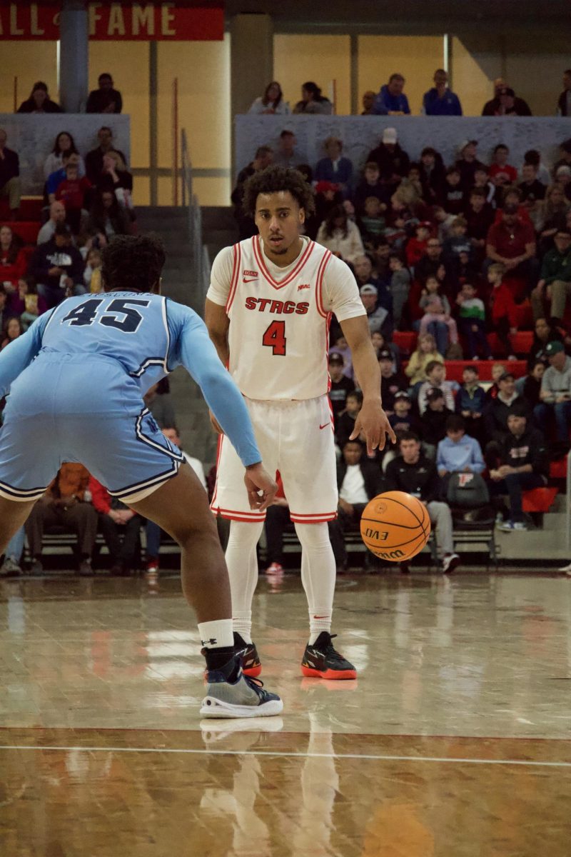 Men’s Basketball Kicks Off Conference Tournament Campaign With Physical Team Win Over Manhattan